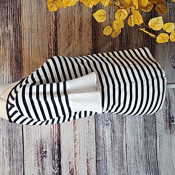 NAUTICA BLUE & WHITE STRIPED SHORT FLUTTER SLEEVE PULLOVER TEE - Picture 5 of 11